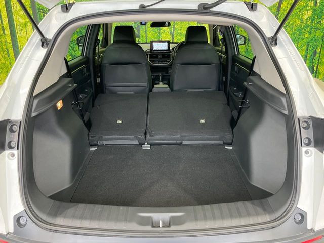 後席を格納すると、これだけの広さが!シーンに合わせたシートアレンジで、大きな荷物も積むことが出来ます♪