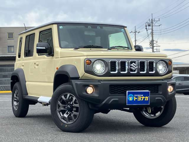 ご契約から納車まで担当営業を中心に、各スタッフ全員協力の上、迅速に進めさせていただきます。契約後車庫証明等の手続き中に、納車前車検又は点検をさせていただき、ご納車の準備をさせていただきます。