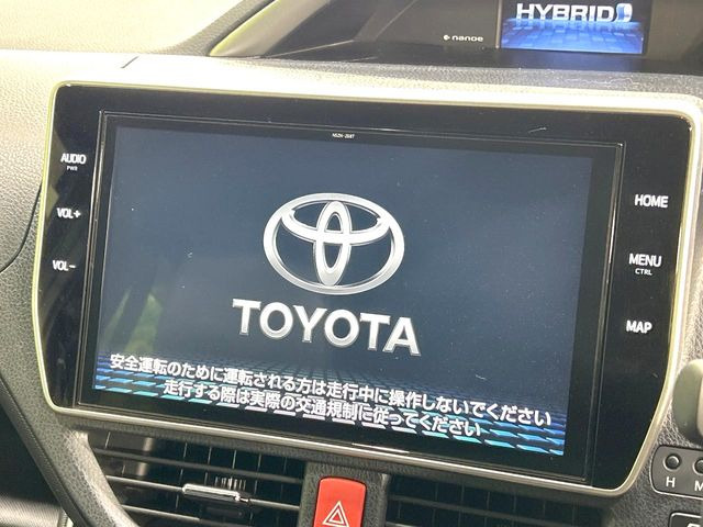ヴォクシー1.8 ハイブリッド ZS 煌III