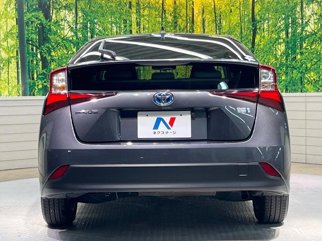 安心の最長10年・走行無制限保証(有償)をご用意。保証内容も充実はもちろん、無料点検&オイル交換や、年中無休の全国・24時間ロードサービスも付帯されておりますのでご安心下さい。