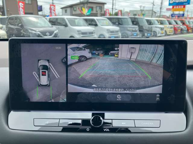 アラウンドビューモニター付きで車庫入れも安心