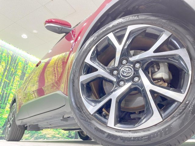 【純正18インチアルミホイール】外観にマッチした純正アルミホイールを装着しております。各種社外アルミホイールや、スタッドレスタイヤも取扱いしております。是非ご相談ください♪