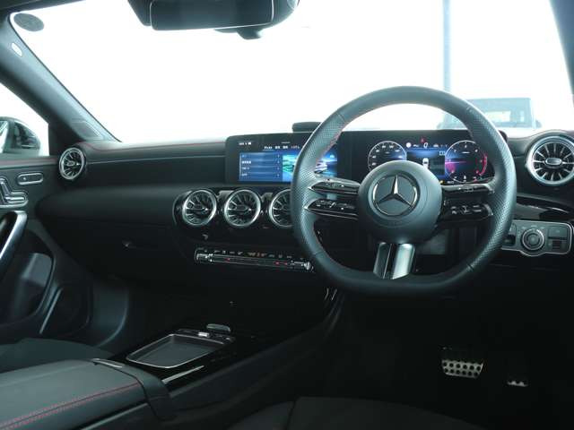 CLAシューティングブレークCLA200d AMGラインパッケージ