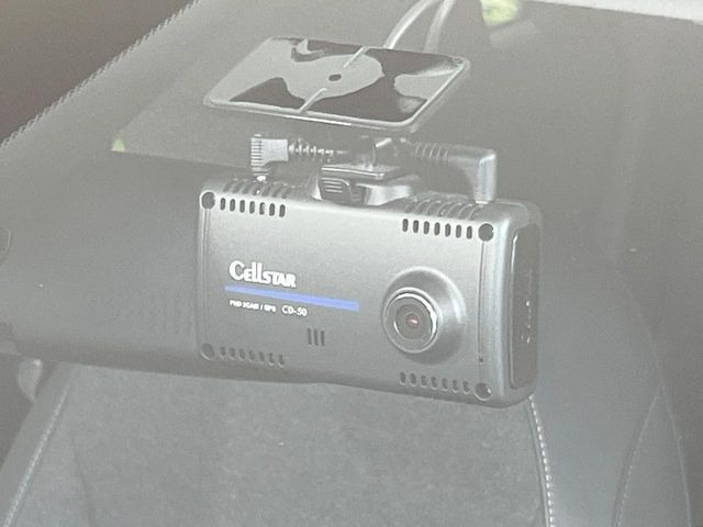 【ドライブレコーダー】ドライブレコーダー装備!走行中はもちろん、あおり運転や事故に遭遇した際、映像で記録し、万一のリスクに備えます。※記録用SDカードはお客様ご自身でご準備いただく必要があります。