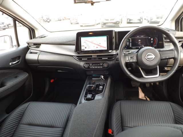 ノートオーラ1.2 G FOUR レザーエディション 4WD