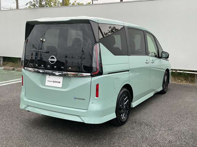 セレナ1.4 e-POWER ハイウェイスターV