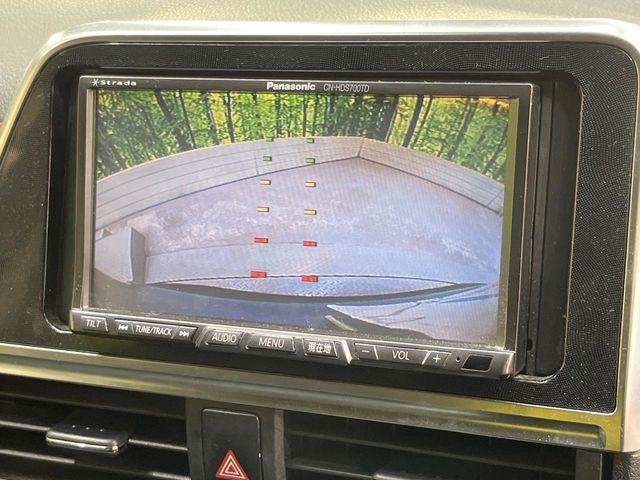 【バックカメラ】駐車時に後方がリアルタイム映像で確認できます。大型商業施設や立体駐車場での駐車時や、夜間のバック時に大活躍!運転スキルに関わらず、今や必須となった装備のひとつです!