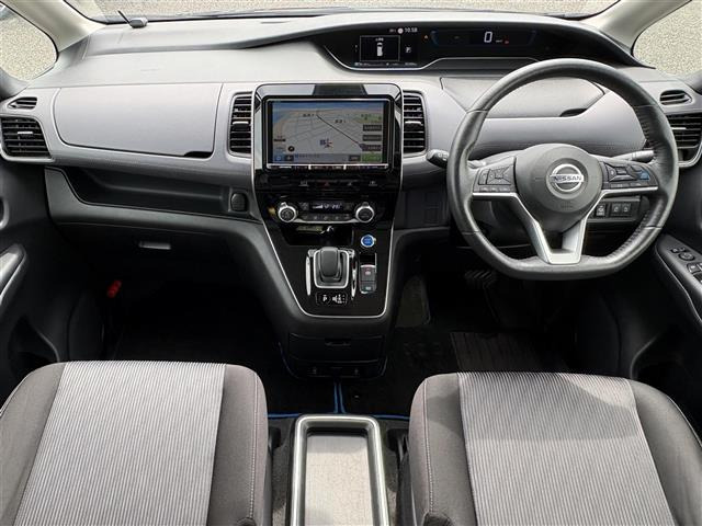 セレナ1.2 e-POWER ハイウェイスターV