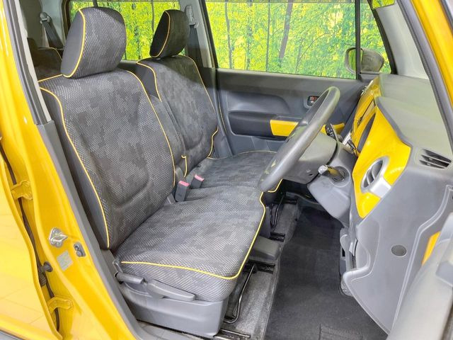 運転席シート廻りは使用感も少なく、良好な状態となっています。丁寧に使われていたことがよくわかりますね。