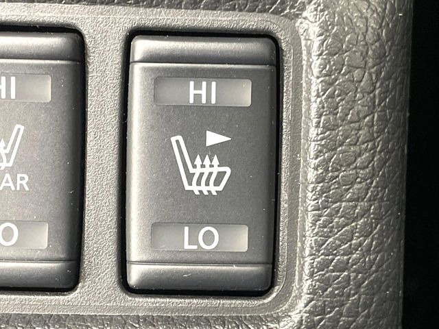 【シートヒーター】寒い日に重宝するシートヒーター!エアコンより早く温まってくれるので寒がりの人も安心ですね♪エアコンの温風は乾燥するから苦手、という方にもをおすすめです。