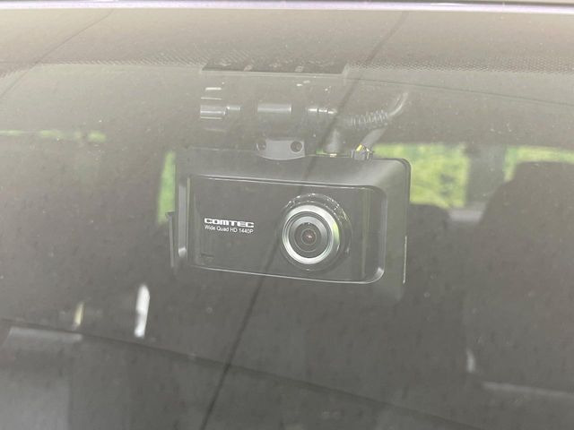 【ドライブレコーダー】ドライブレコーダー装備!走行中はもちろん、あおり運転や事故に遭遇した際、映像で記録し、万一のリスクに備えます。※記録用SDカードはお客様ご自身でご準備いただく必要があります。