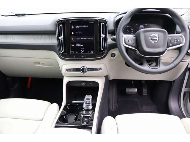 XC40B4 AWD インスクリプション 4WD