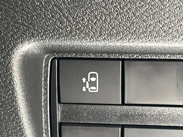 長押しすると運転席から左側電動スライドドアを開閉出来ます!