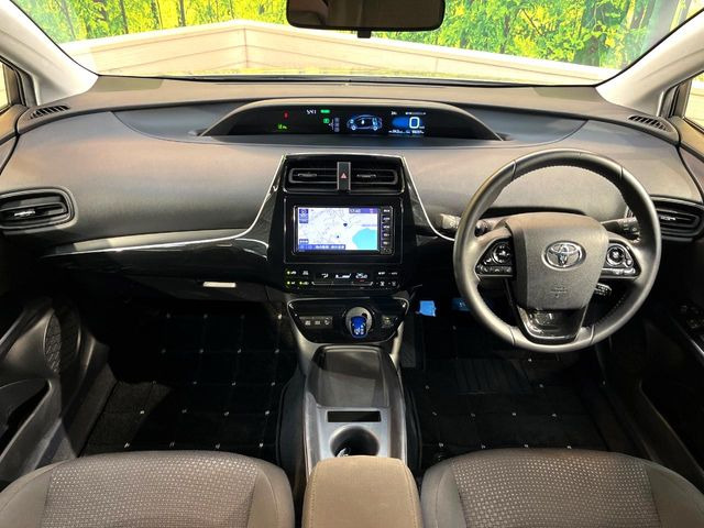 プリウス1.8 S