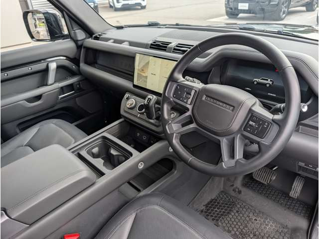 ディフェンダー110 X ダイナミック HSE 3.0L D300 ディーゼル 4WD