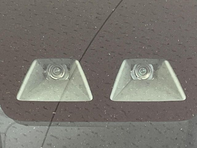 【スマートアシスト】走行中に前方の車両等を認識し、衝突しそうな時は警報とブレーキで衝突回避と被害軽減をアシスト。より安全にドライブをお楽しみいただけます。