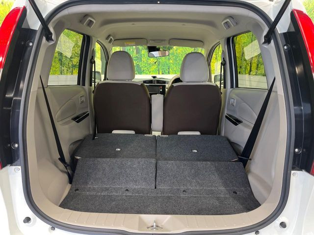 普段のお買い物や通勤、送迎等に十分な荷室スペースを確保しております。セカンドシートを倒すと、大きな荷物の積載も可能です♪