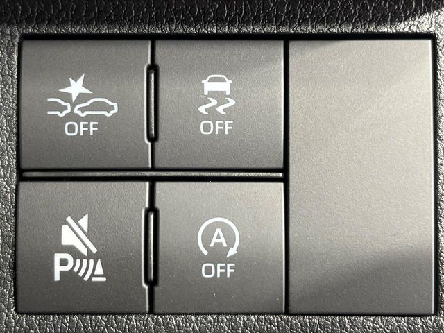 【スマートアシスト】走行中に前方の車両等を認識し、衝突しそうな時は警報とブレーキで衝突回避と被害軽減をアシスト。より安全にドライブをお楽しみいただけます。