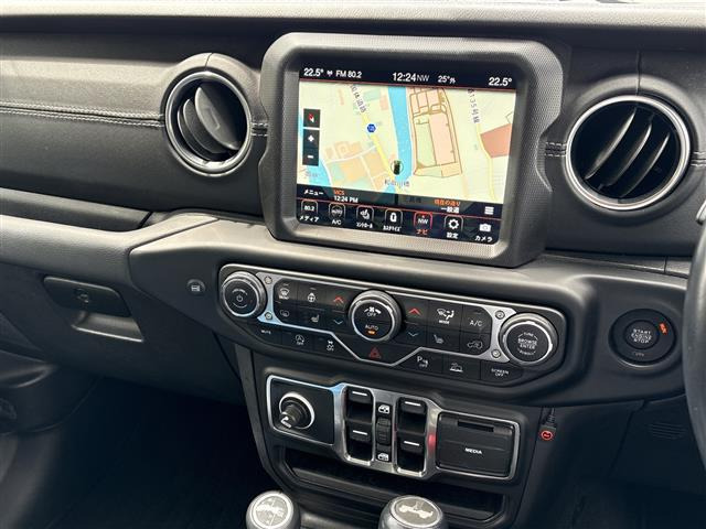 ラングラーアンリミテッド サハラ サージグリーン 4WD