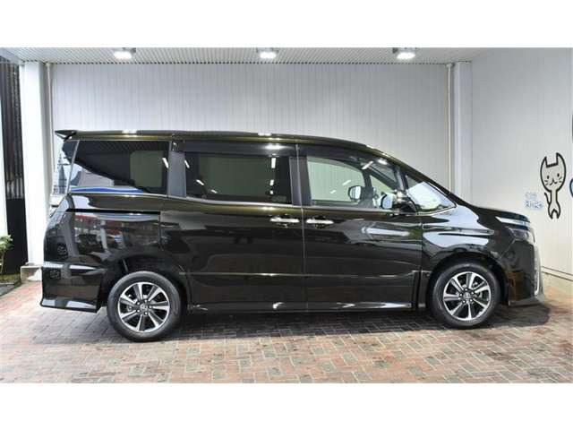 ヴォクシー2.0 ZS 煌III 4WD