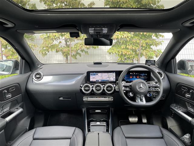 GLAクラスAMG GLA35 4マチック 4WD