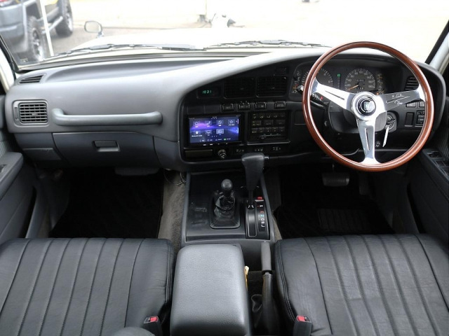 ランドクルーザー804.5 VX 4WD