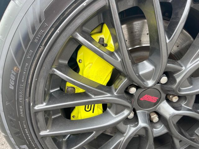 【ブレンボ製キャリパー】ハイパワー車両には強力なブレーキが必須!世界のスーパーカーにも採用されるイタリアの高級メーカー「ブレンボ」を装着!色鮮やかなキャリパーがスポーティな印象を引き立てます♪