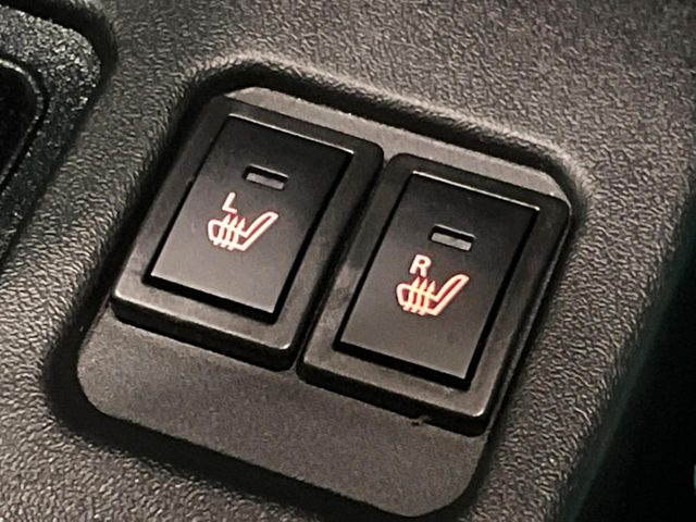 【シートヒーター】寒い日に重宝するシートヒーター!エアコンより早く温まってくれるので寒がりの人も安心ですね♪エアコンの温風は乾燥するから苦手、という方にもをおすすめです。