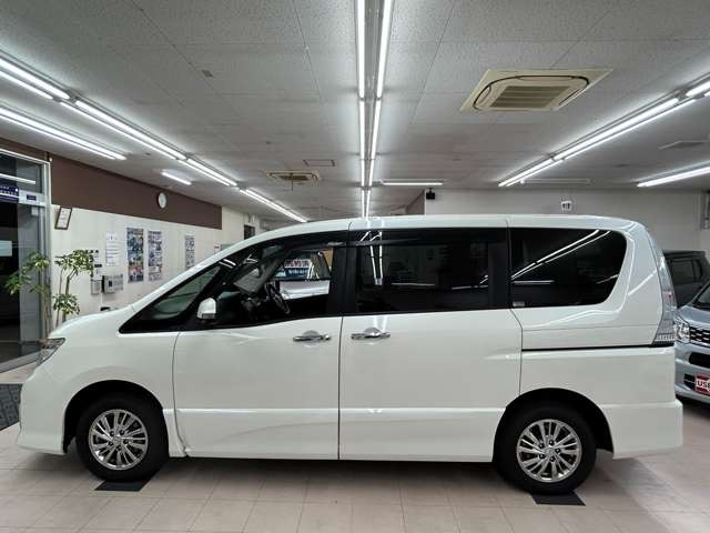 セレナ2.0 ライダー 4WD