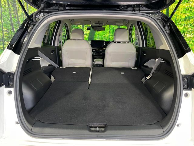 普段のお買い物や通勤、送迎等に十分な荷室スペースを確保しております。セカンドシートを倒すと、大きな荷物の積載も可能です♪