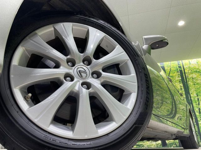 �y����17�C���`�A���~�z�C�[���z�O�ςɃ}�b�`���������A���~�z�C�[���𑕒����Ă���܂��B�e��ЊO�A���~�z�C�[����A�X�^�b�h���X�^�C�����戵�����Ă���܂��B���񂲑��k����������