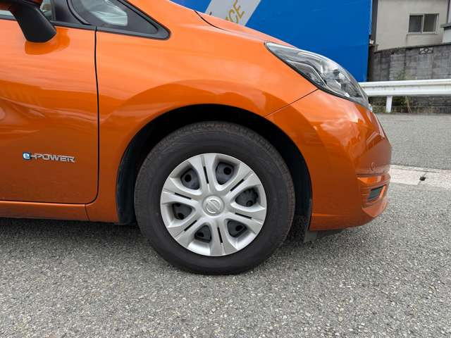 弊社は、お客さまのニーズにお応え出来るよう、豊富な車種を取り揃えております。お乗り換えの際も、是非、よろしくお願いいたします。