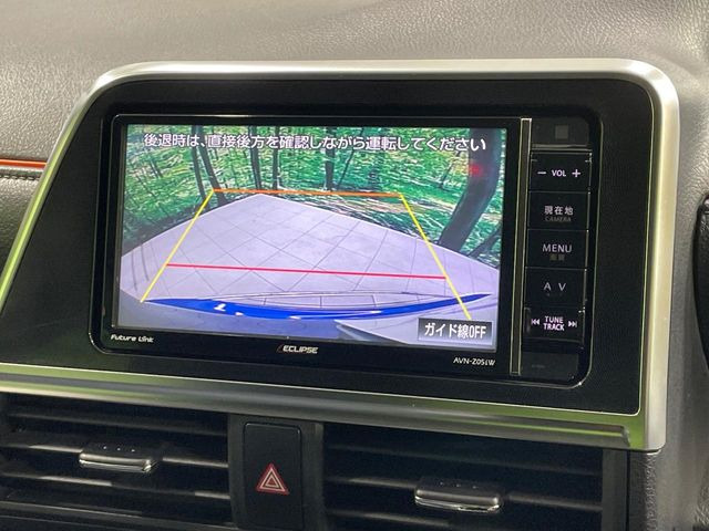 【バックカメラ】駐車時に後方がリアルタイム映像で確認できます。大型商業施設や立体駐車場での駐車時や、夜間のバック時に大活躍!運転スキルに関わらず、今や必須となった装備のひとつです!