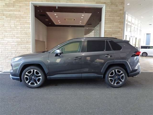 RAV42.0 アドベンチャー 4WD