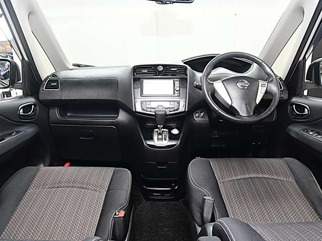 セレナ2.0 ハイウェイスター S-HYBRID アドバンスドセーフティパッケージ