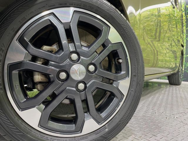 �y����15�C���`�A���~�z�C�[���z�O�ςɃ}�b�`���������A���~�z�C�[���𑕒����Ă���܂��B�e��ЊO�A���~�z�C�[����A�X�^�b�h���X�^�C�����戵�����Ă���܂��B���񂲑��k����������
