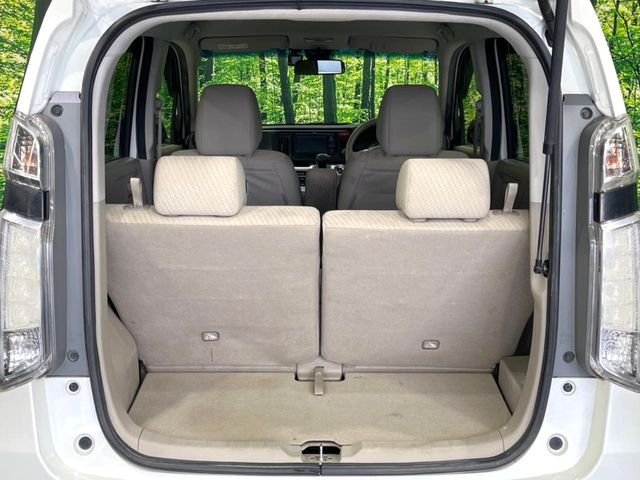 普段のお買い物や通勤、送迎等に十分な荷室スペースを確保しております。セカンドシートを倒すと、大きな荷物の積載も可能です♪