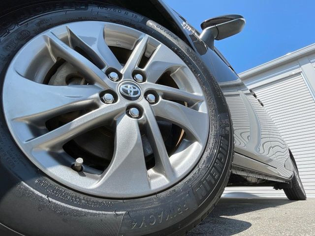 �y����15�C���`�A���~�z�C�[���z�O�ςɃ}�b�`���������A���~�z�C�[���𑕒����Ă���܂��B�e��ЊO�A���~�z�C�[����A�X�^�b�h���X�^�C�����戵�����Ă���܂��B���񂲑��k����������