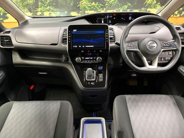 セレナ1.2 e-POWER ハイウェイスターV