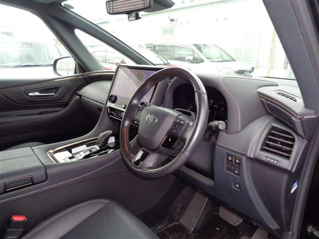 ヴェルファイアハイブリッド 2.5 Z プレミア E-Four 4WD