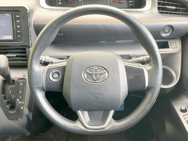 【ステアリングスイッチ】運転中、前方から目線をそらすことなく、オーディオ等の操作が可能な便利機能!安心&快適なドライブを演出してくれます♪