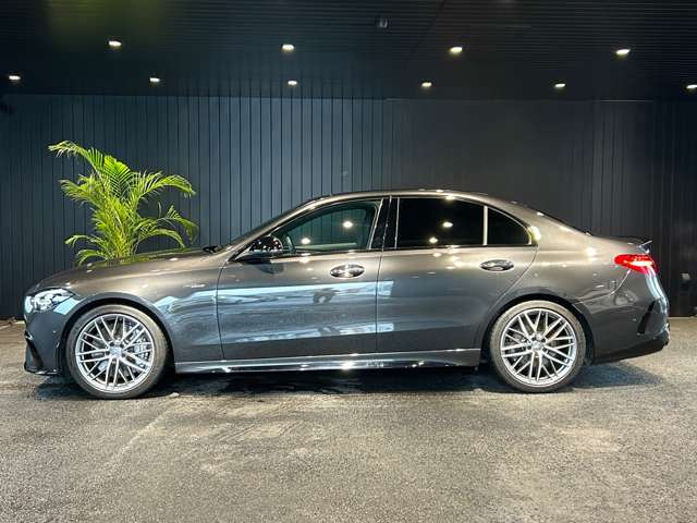 CクラスAMG C43 4マチック (BSG搭載モデル) 4WD