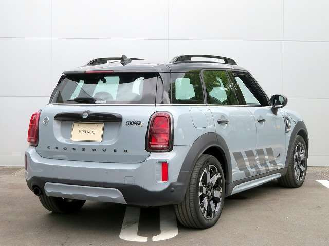 ミニクロスオーバークーパー S E オール4 アンテイムド エディション 4WD