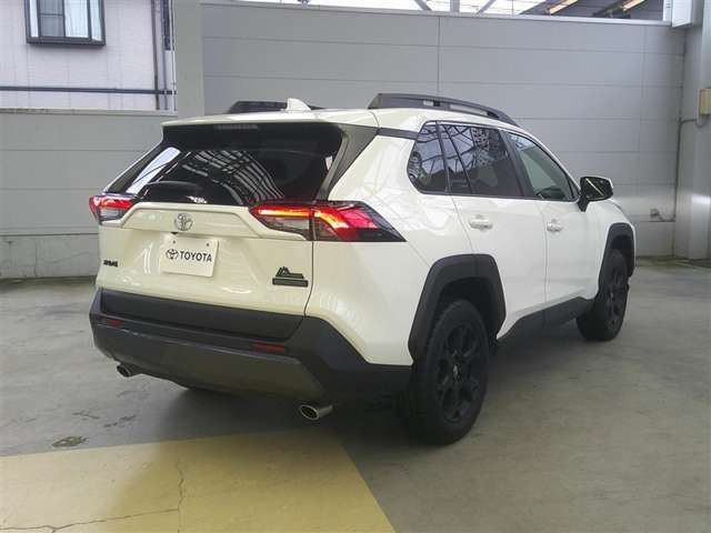 RAV42.0 アドベンチャー オフロードパッケージ 4WD