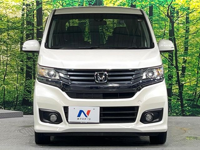 弊社では、全車『修復歴なし』のお車のみ取り扱っております。専任バイヤーによる厳選した仕入れの後、入庫後の車両チェックを行い、ネクステージが認定した高品質な中古車をご提供しております。