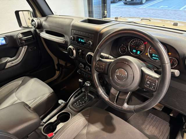 ラングラーアンリミテッド サハラ 4WD