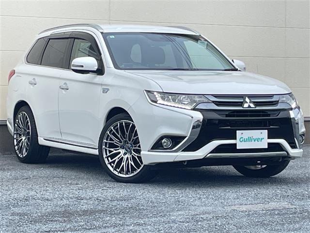 アウトランダーPHEV2.4 G プレミアムパッケージ 4WD
