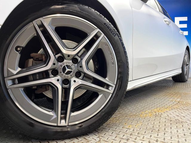●純正18インチアルミホイール:輸入車ならではの卓越した走りを支えるホイールと足回りです!日本車の走りに慣れている方にもぜひ体感して頂きたいほど、高いレベルでまとまっています!