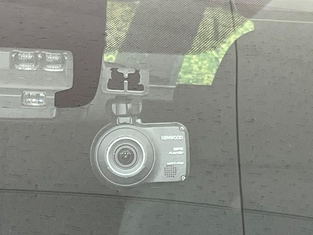 【ドライブレコーダー】ドライブレコーダー装備!走行中はもちろん、あおり運転や事故に遭遇した際、映像で記録し、万一のリスクに備えます。※記録用SDカードはお客様ご自身でご準備いただく必要があります。