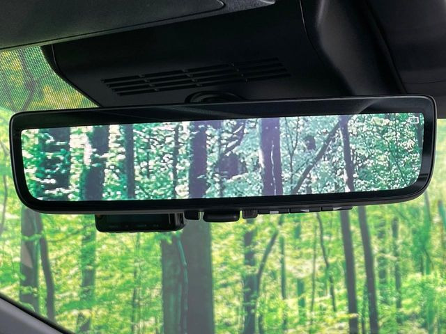 【デジタルインナーミラー】後席の大きな荷物や同乗者で後方が確認しづらい時でも安心!カメラが撮影した車両後方の映像をルームミラー内に表示。クリアな視界で状況の確認が可能です!